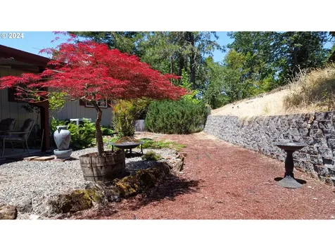 330 Se Terrace Drive Roseburg OR 97470