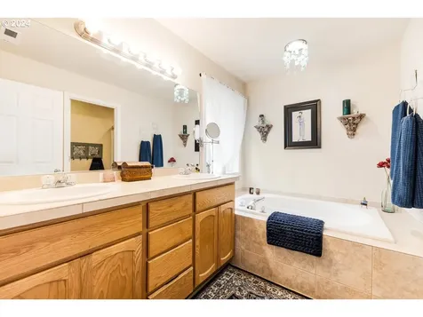 1704 E 1st Way La Center WA 98629