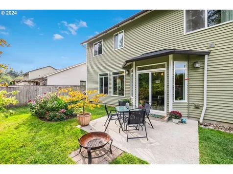 1704 E 1st Way La Center WA 98629
