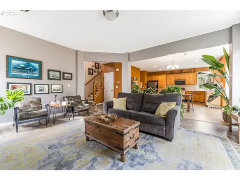 1704 E 1st Way La Center WA 98629