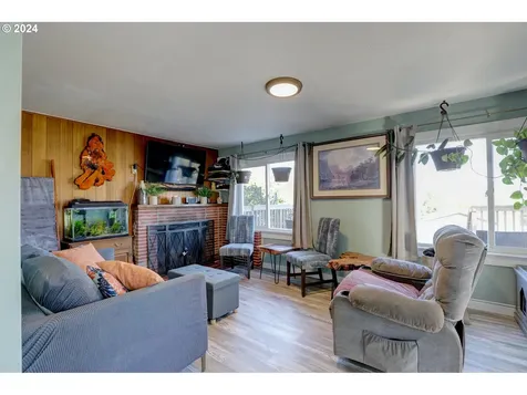 3022 W 10th Street The Dalles OR 97058