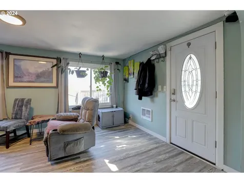 3022 W 10th Street The Dalles OR 97058