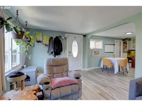 3022 W 10th Street The Dalles OR 97058