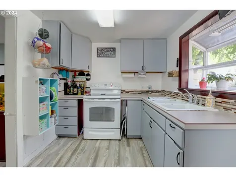 3022 W 10th Street The Dalles OR 97058
