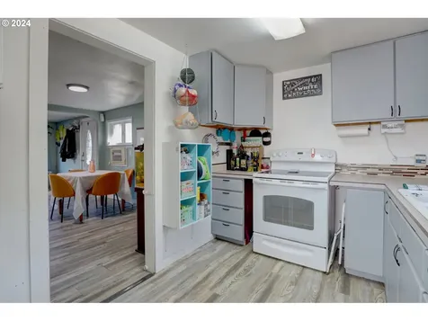 3022 W 10th Street The Dalles OR 97058