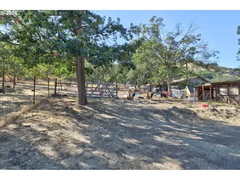3022 W 10th Street The Dalles OR 97058