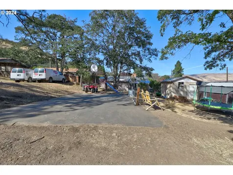 3022 W 10th Street The Dalles OR 97058