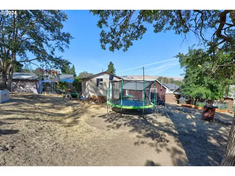 3022 W 10th Street The Dalles OR 97058