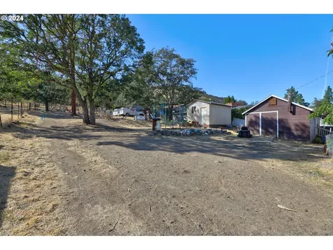 3022 W 10th Street The Dalles OR 97058