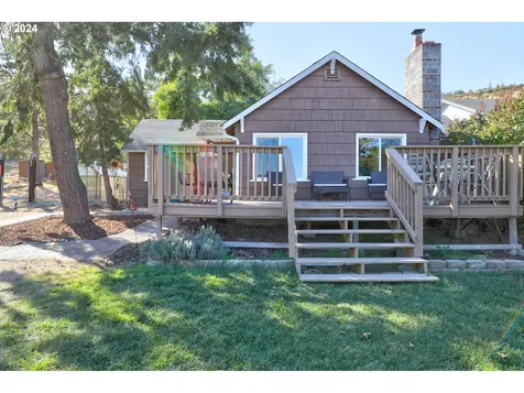 3022 W 10th Street The Dalles OR 97058