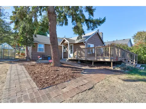 3022 W 10th Street The Dalles OR 97058