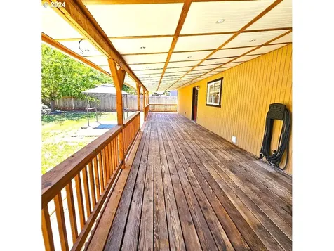 156 Lancaster Avenue Roseburg OR 97471