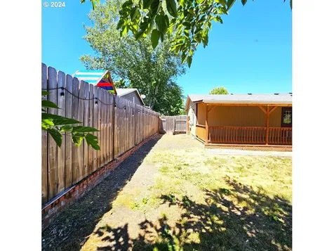 156 Lancaster Avenue Roseburg OR 97471