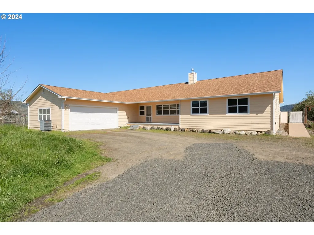 2253 Dairy Loop Road Roseburg OR 97471