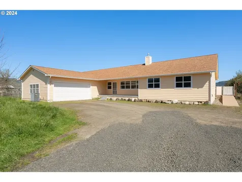 2253 Dairy Loop Road Roseburg OR 97471