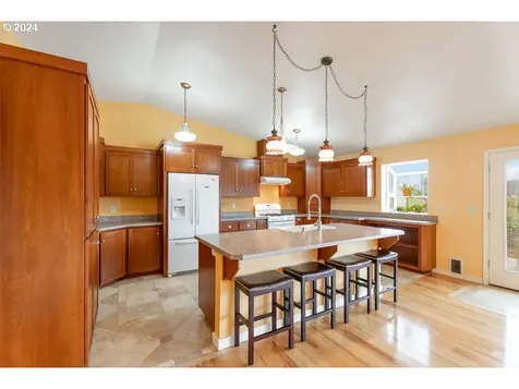 2253 Dairy Loop Road Roseburg OR 97471