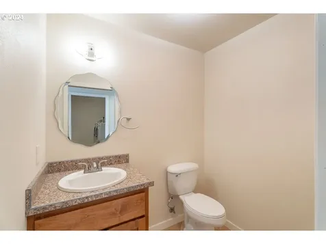 2253 Dairy Loop Road Roseburg OR 97471