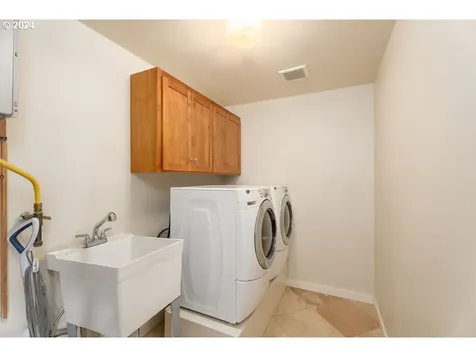 2253 Dairy Loop Road Roseburg OR 97471