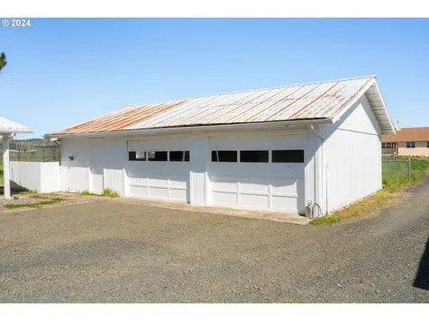 2253 Dairy Loop Road Roseburg OR 97471