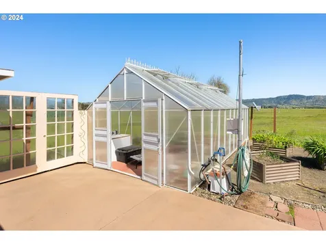 2253 Dairy Loop Road Roseburg OR 97471