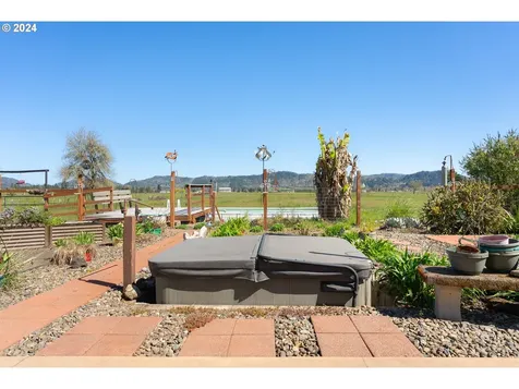 2253 Dairy Loop Road Roseburg OR 97471