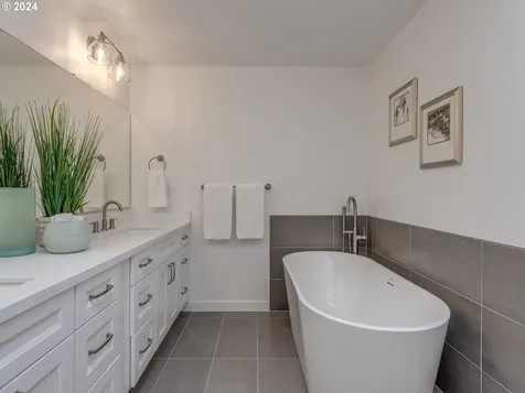 262 Ne Lenox Street Hillsboro OR 97124