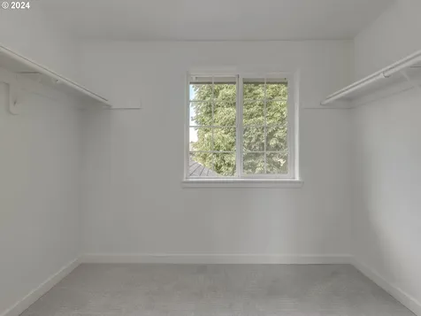 262 Ne Lenox Street Hillsboro OR 97124
