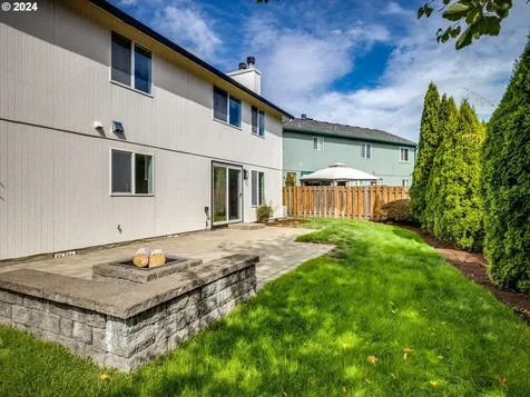 262 Ne Lenox Street Hillsboro OR 97124