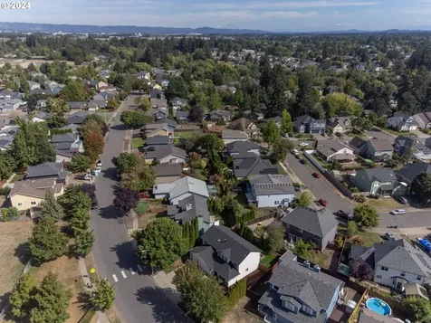 262 Ne Lenox Street Hillsboro OR 97124