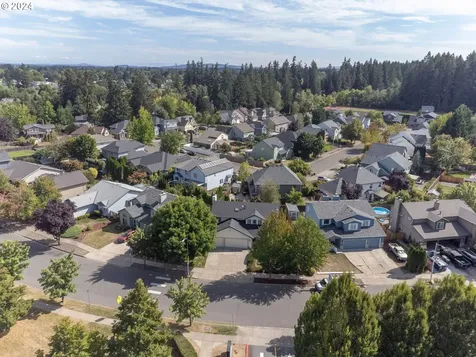 262 Ne Lenox Street Hillsboro OR 97124
