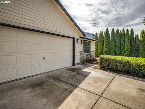 262 Ne Lenox Street Hillsboro OR 97124