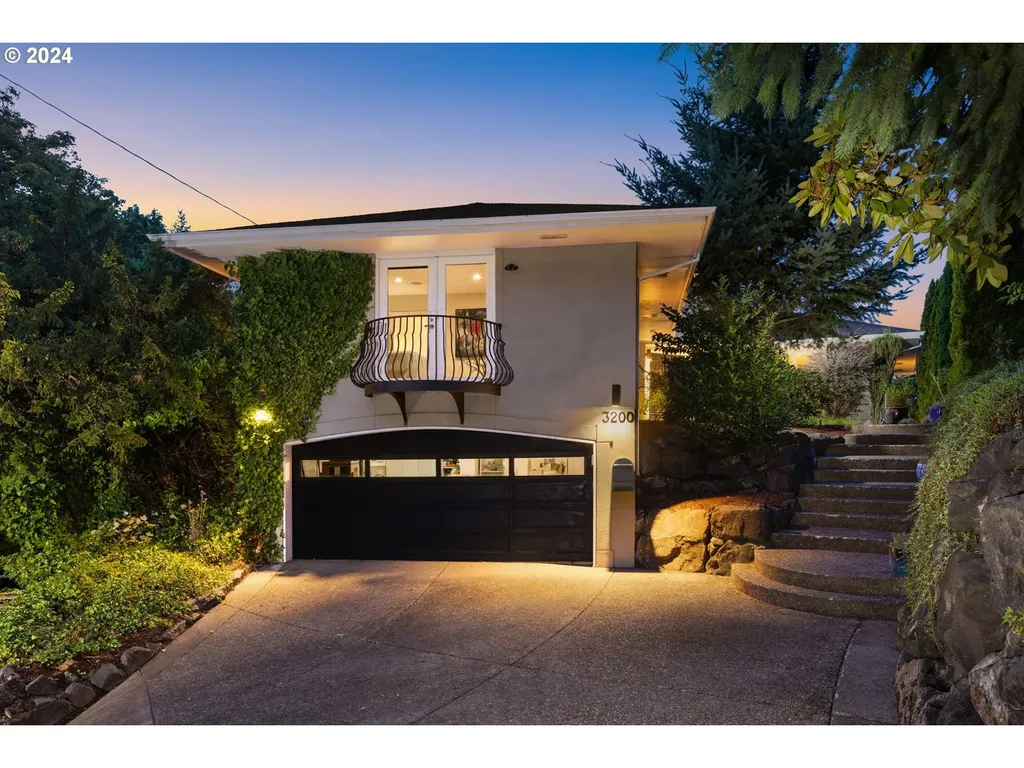 3200 NW Greenbriar Terrace Portland OR 97210