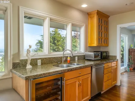 3200 NW Greenbriar Terrace Portland OR 97210