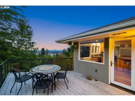 3200 NW Greenbriar Terrace Portland OR 97210