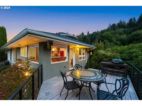 3200 NW Greenbriar Terrace Portland OR 97210