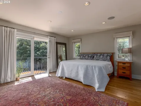3200 NW Greenbriar Terrace Portland OR 97210
