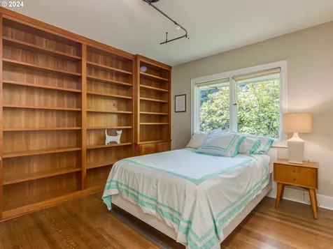 3200 NW Greenbriar Terrace Portland OR 97210