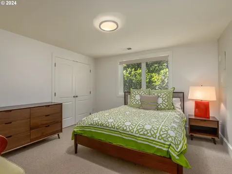 3200 NW Greenbriar Terrace Portland OR 97210
