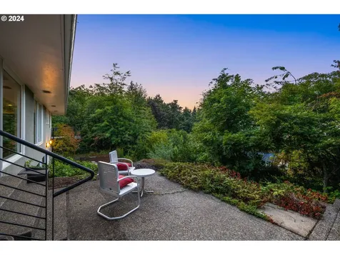 3200 NW Greenbriar Terrace Portland OR 97210