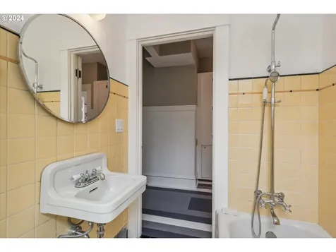 1836 Se 51st Avenue Portland OR 97215