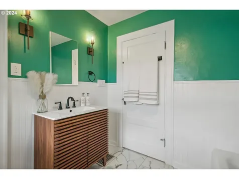 1836 Se 51st Avenue Portland OR 97215