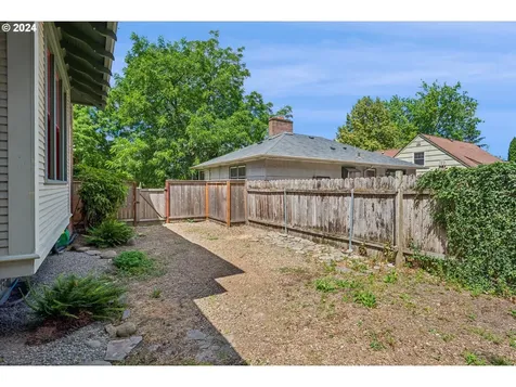 1836 Se 51st Avenue Portland OR 97215