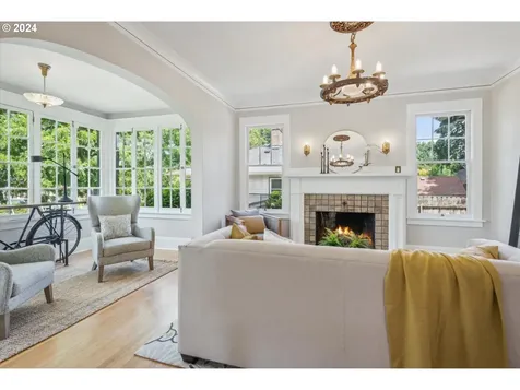 1836 Se 51st Avenue Portland OR 97215