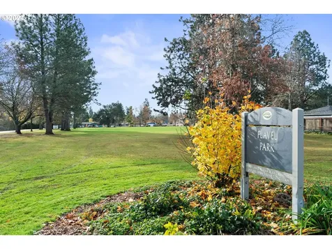 7603 SE Flavel Street Portland OR 97206