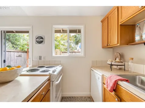 2615 SE 15th Avenue Portland OR 97202