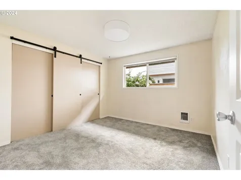 2615 SE 15th Avenue Portland OR 97202