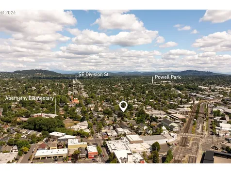 2615 SE 15th Avenue Portland OR 97202