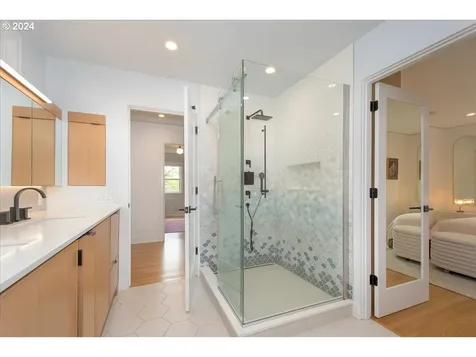 1008 Ne 33rd Avenue Portland OR 97232