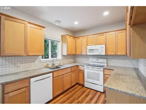 7130 SW Uphill Place Beaverton OR 97007