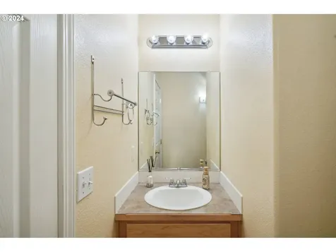 7130 SW Uphill Place Beaverton OR 97007
